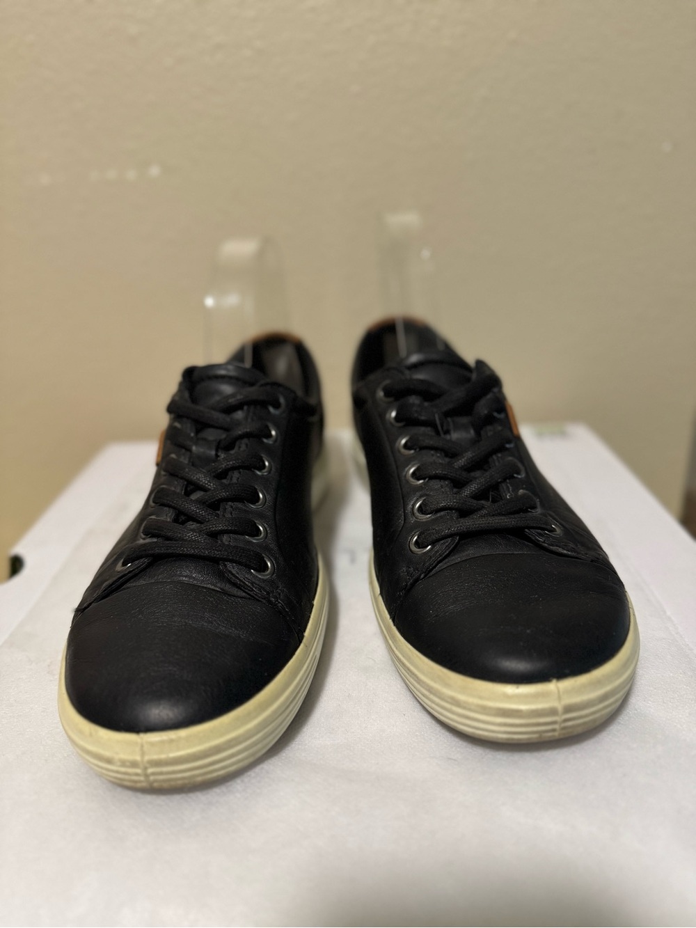 Ecco Black Leather Lace-Up Low Sneakers with Cream Insole - Picture 2 of 8